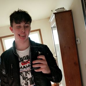 Meet your Posher, Ethan